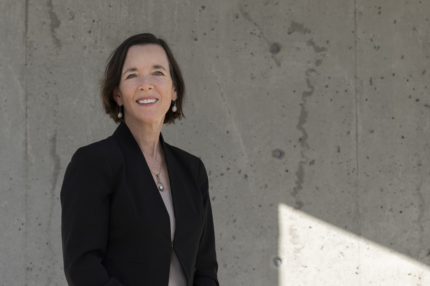 photo of dara manoach